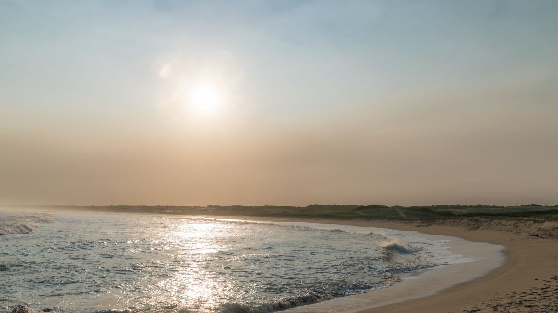 Sol bajo sobre el océano